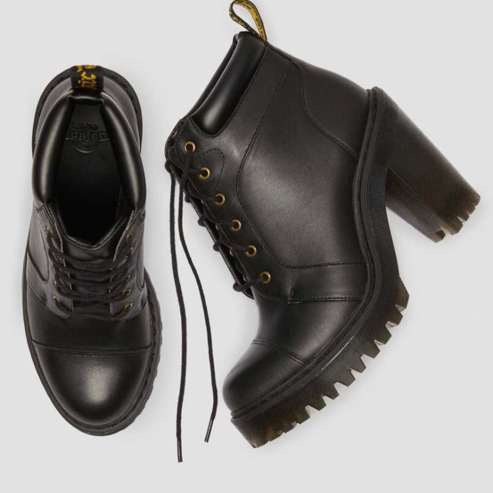 Dr. Martens  Averil boots